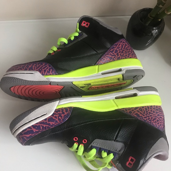 Jordan 3 Retro Black Atomic Red Volt - Picture 6 of 7